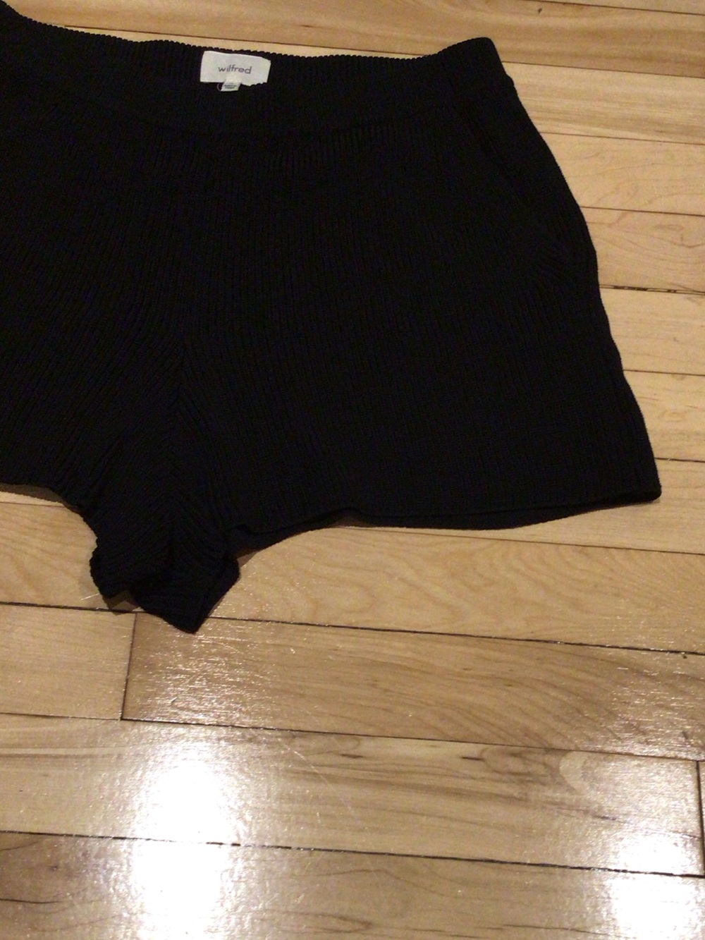 Wilfred Black knit Women's Shorts effortless Chic Minimalist Essential - Picture 4 of 7